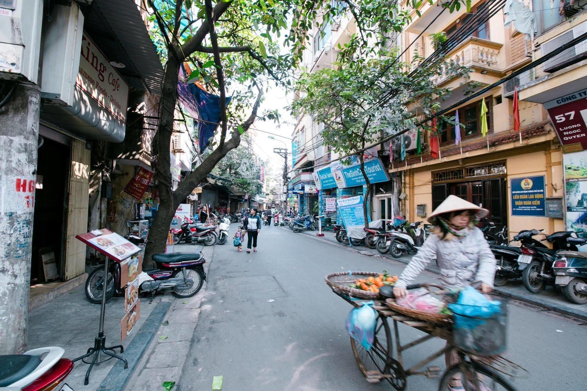 Oyo 376 A Dong Hotel Hanoi Exterior photo